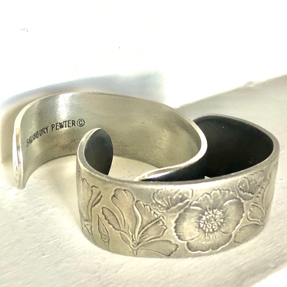 Flower of the Month Bracelet - August - Picture 4 of 5